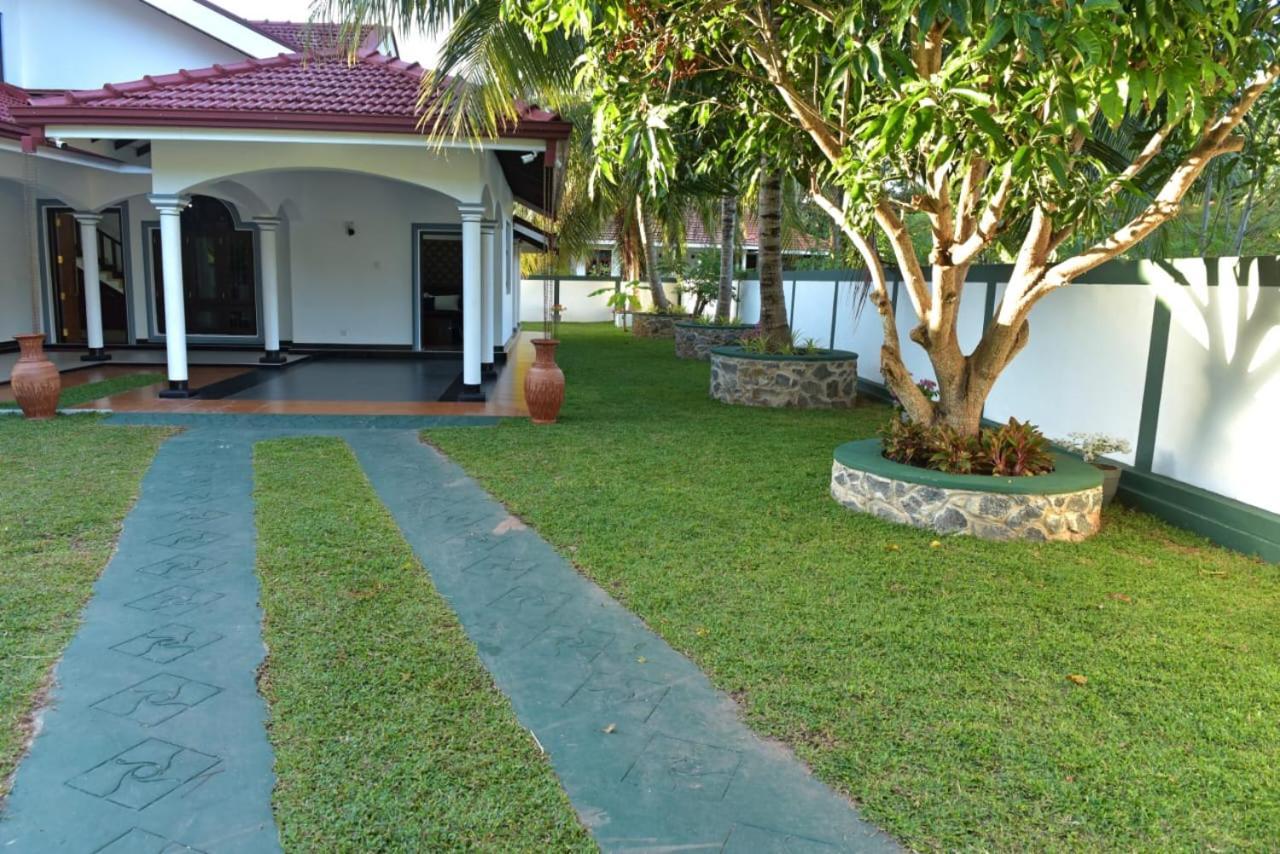 Sri Ra'Anana Villa Marawila Exterior foto